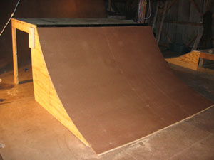 Skate Quarter Pipe